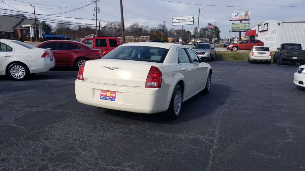 Chrysler 300 2005 White