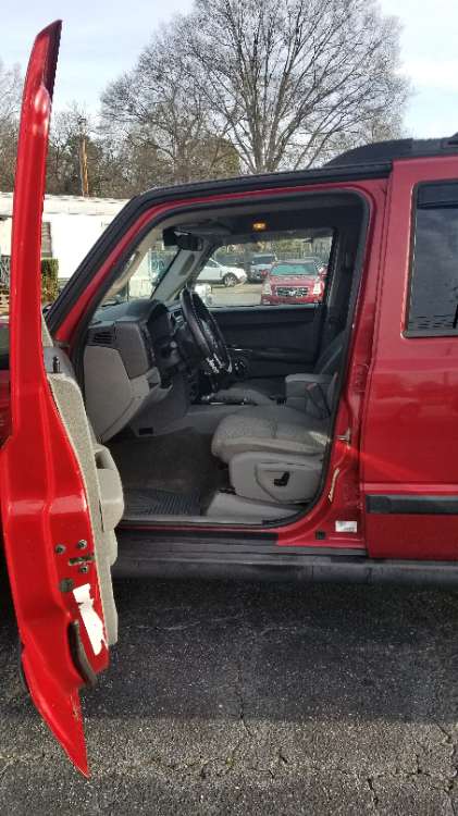 Jeep Commander 2006 Red